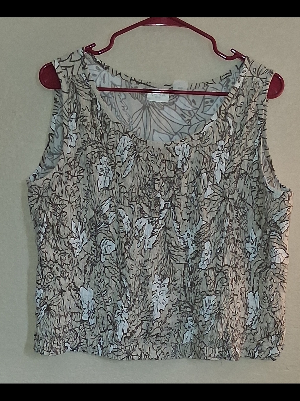 Erika Petite L Beige and White Floral Sleeveless Tank